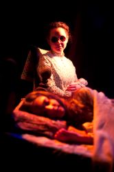 Audra Honaker as Annie Sullivan and Isabella Cipollina as Helen Keller